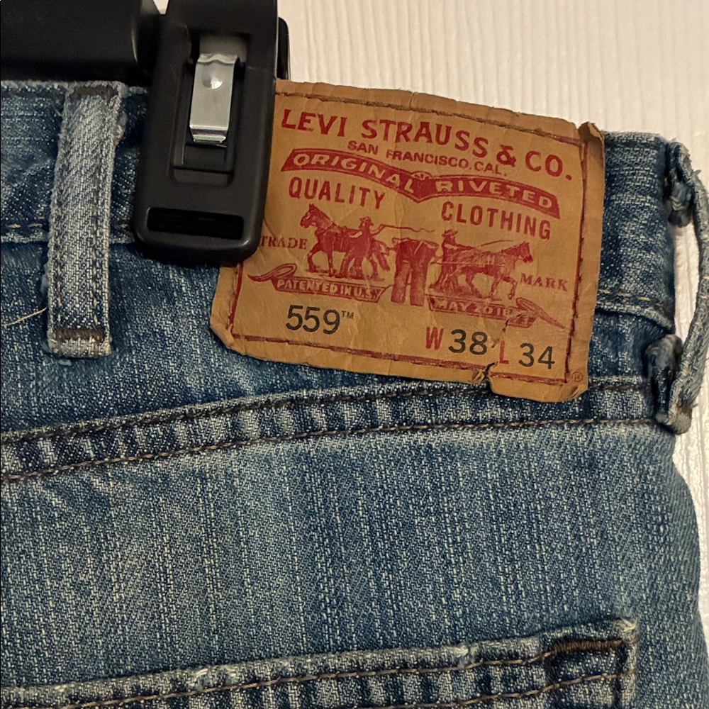 Levi's Men's Light Blue Relaxed Jeans